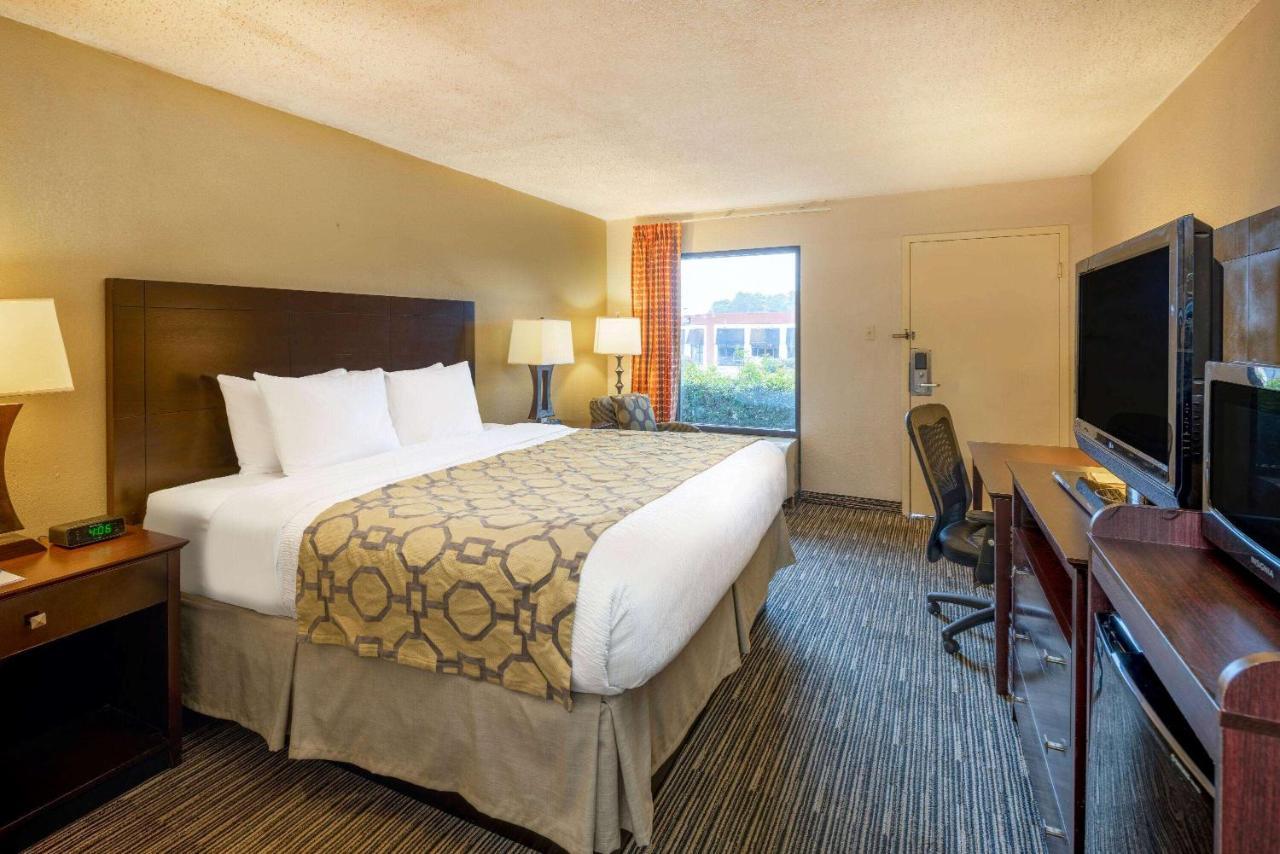 Baymont By Wyndham Columbus Ga Hotel Luaran gambar