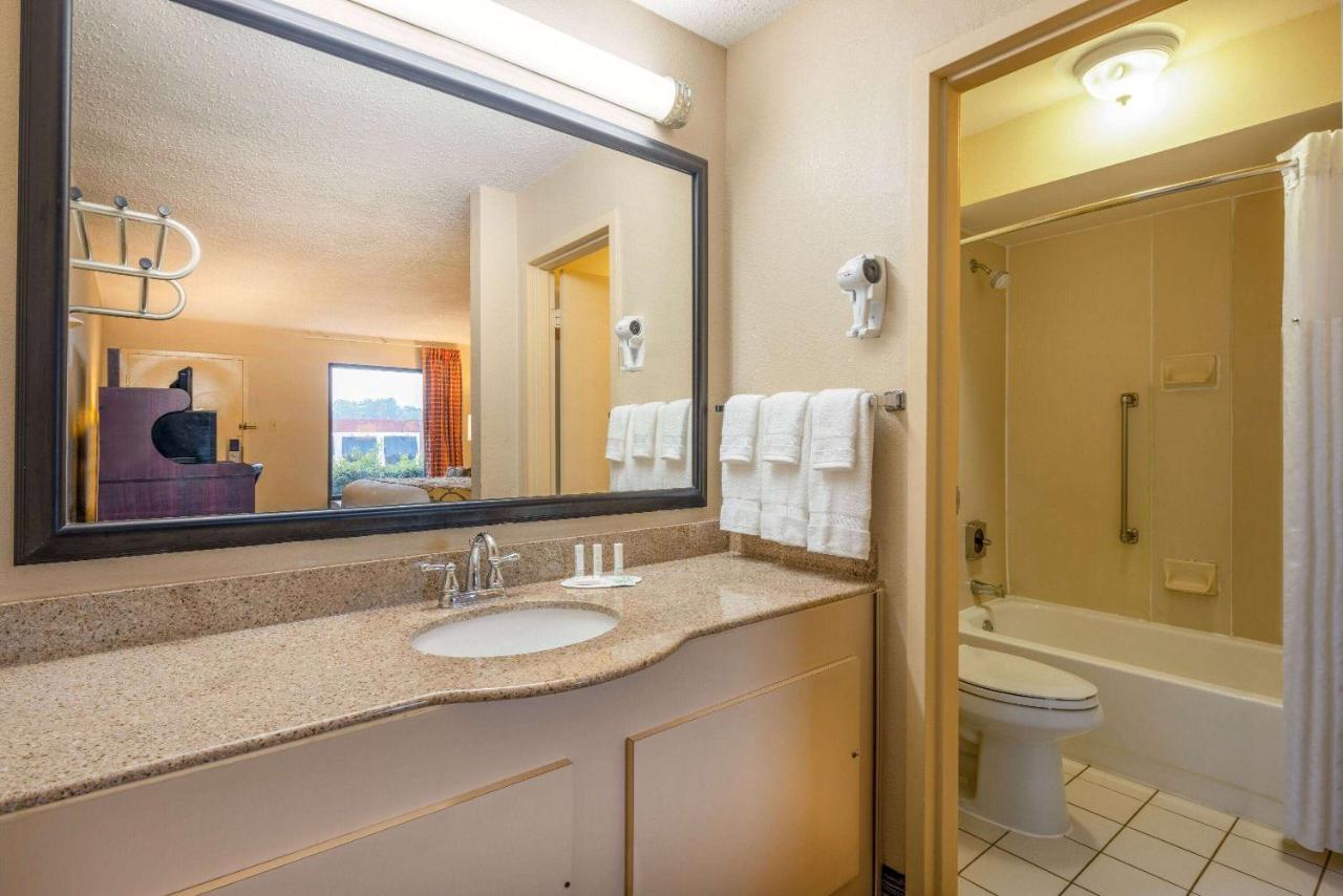 Baymont By Wyndham Columbus Ga Hotel Luaran gambar