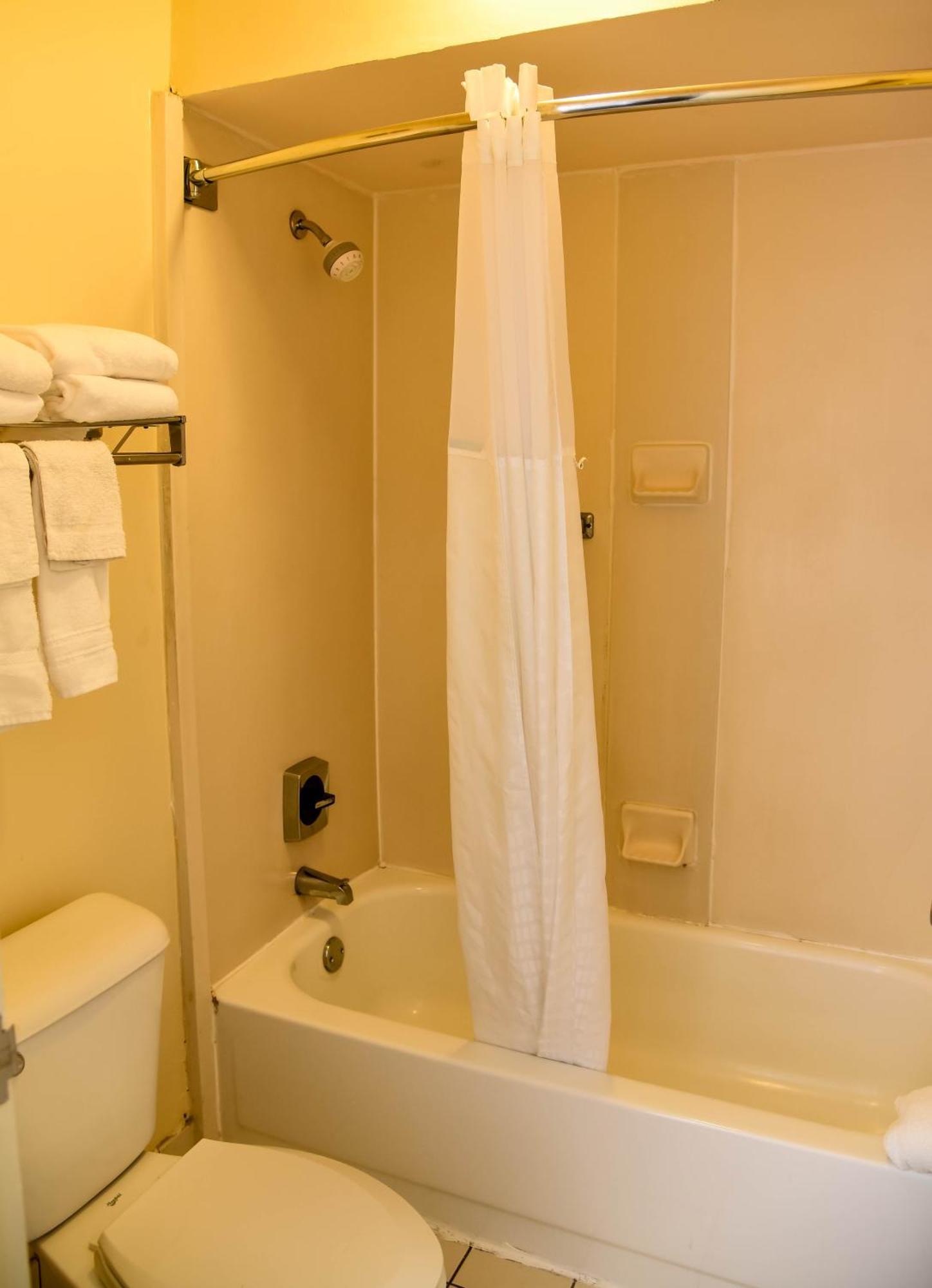 Baymont By Wyndham Columbus Ga Hotel Bilik gambar