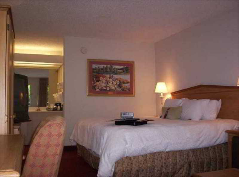 Baymont By Wyndham Columbus Ga Hotel Bilik gambar